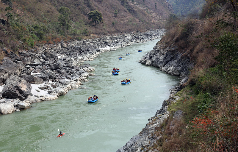 rafting in Trishuli River